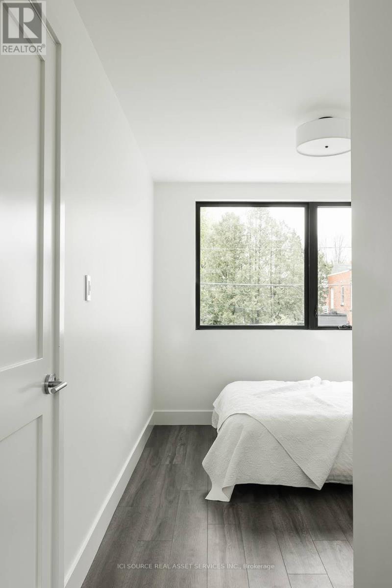 R - 411 Annette Street, Toronto, Ontario  M6P 1R7 - Photo 16 - W12980914