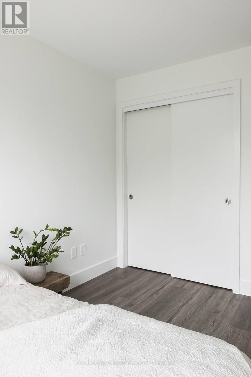 R - 411 Annette Street, Toronto, Ontario  M6P 1R7 - Photo 17 - W12980914