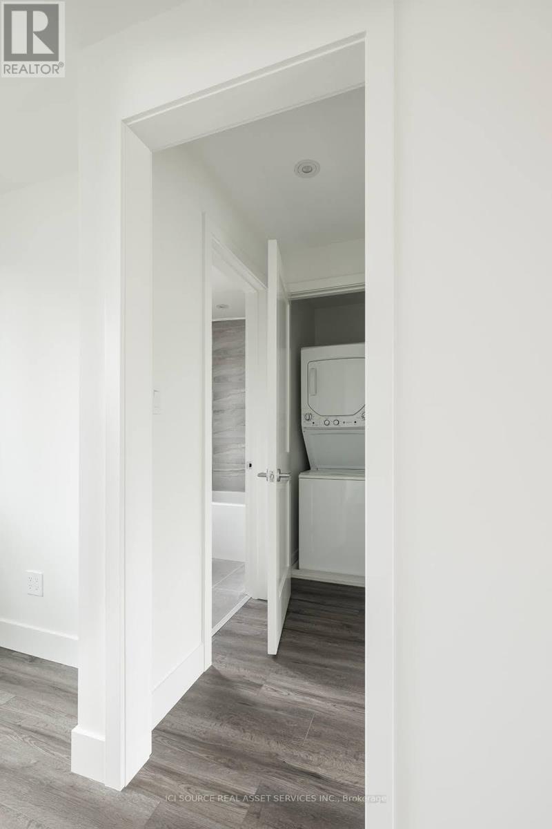 R - 411 Annette Street, Toronto, Ontario  M6P 1R7 - Photo 18 - W12980914