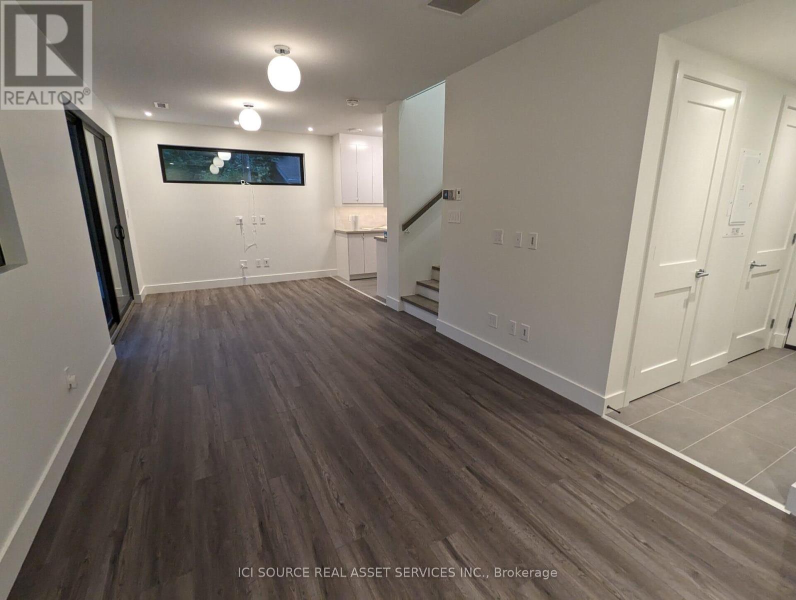 R - 411 Annette Street, Toronto, Ontario  M6P 1R7 - Photo 19 - W12980914