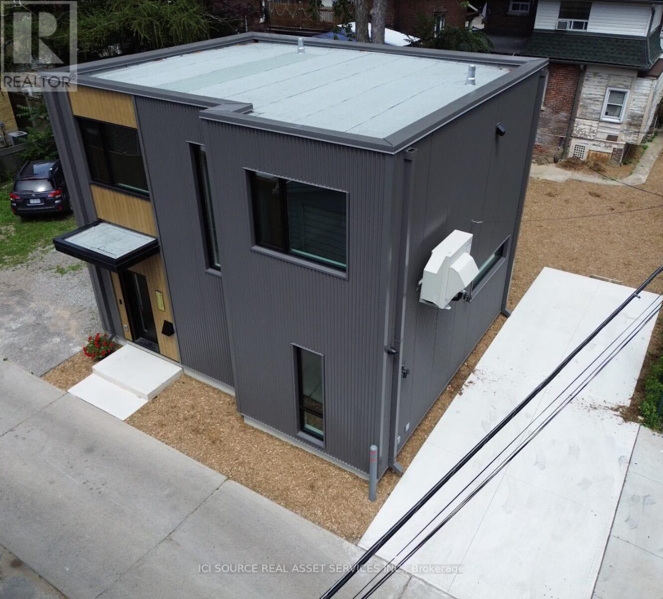 R - 411 Annette Street, Toronto, Ontario  M6P 1R7 - Photo 27 - W12980914