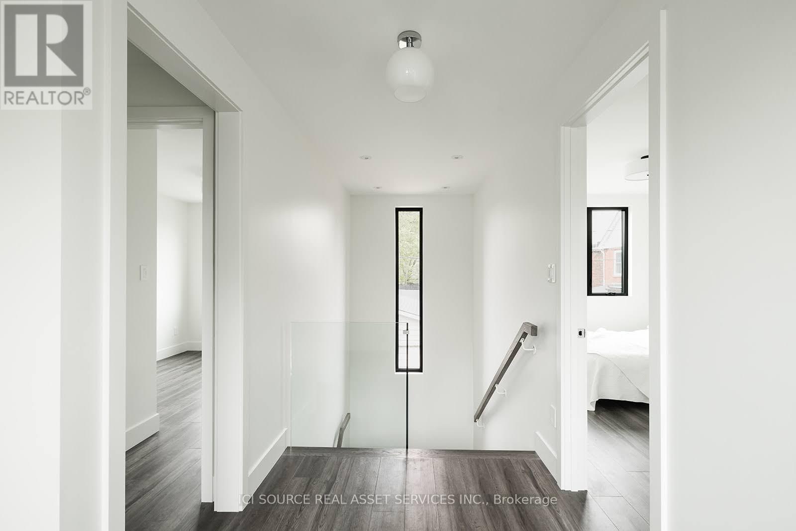 R - 411 Annette Street, Toronto, Ontario  M6P 1R7 - Photo 8 - W12980914