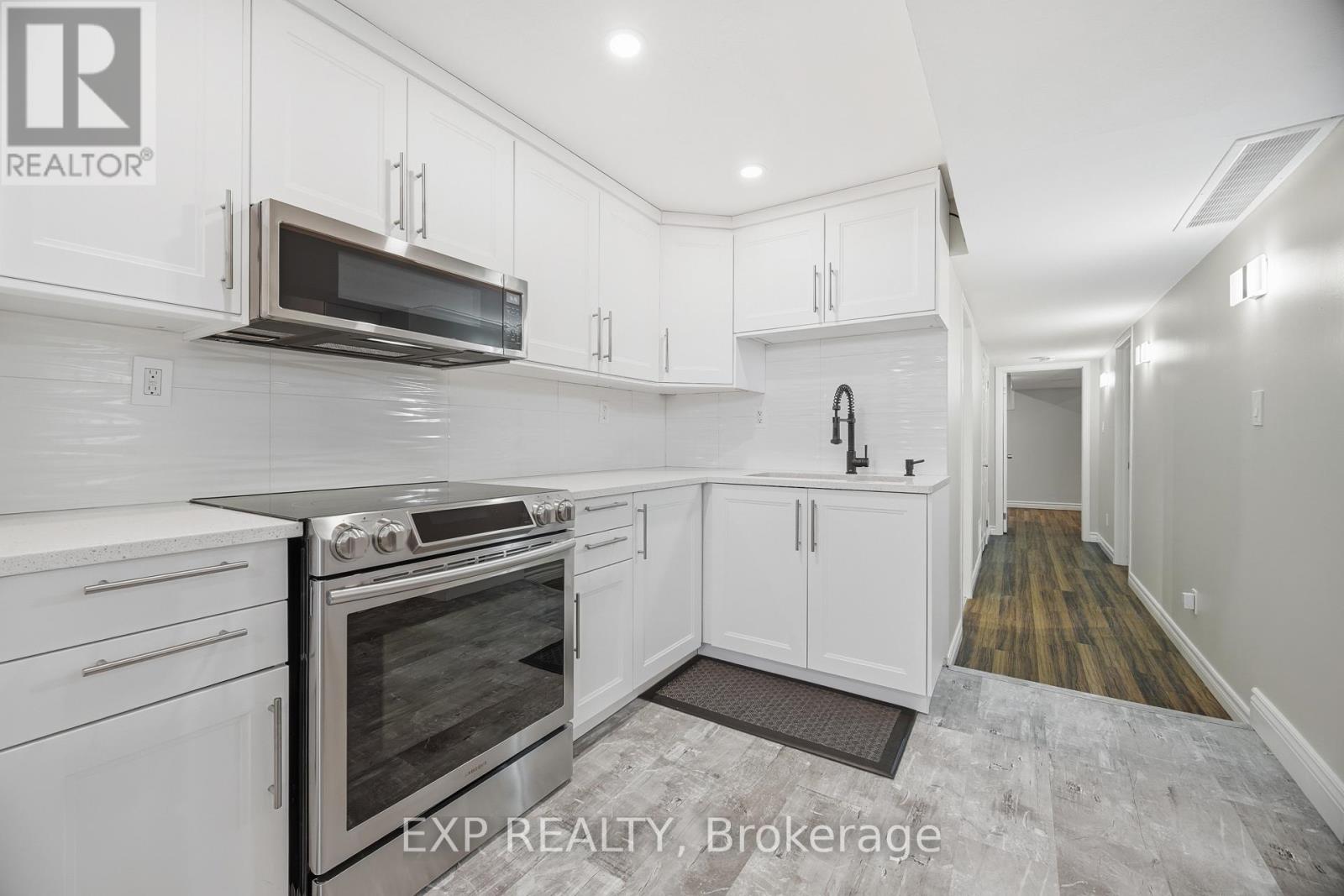 Lower - 1301 Freeport Drive, Mississauga, Ontario  L5C 1S5 - Photo 12 - W12980920