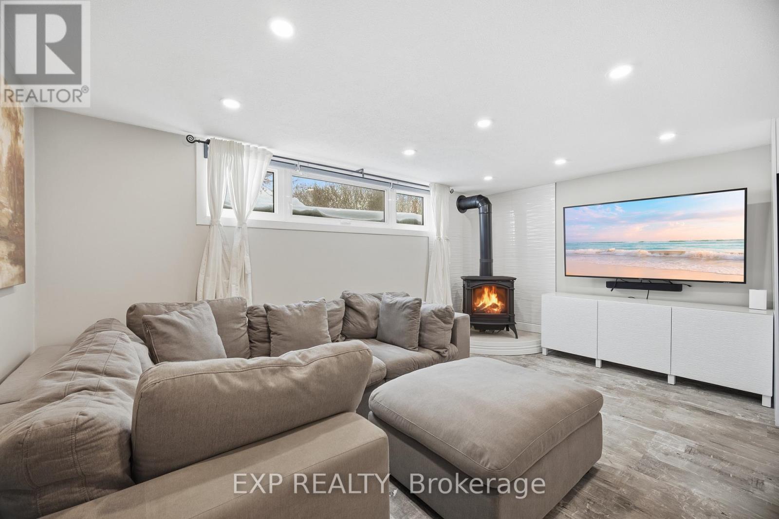 Lower - 1301 Freeport Drive, Mississauga, Ontario  L5C 1S5 - Photo 14 - W12980920