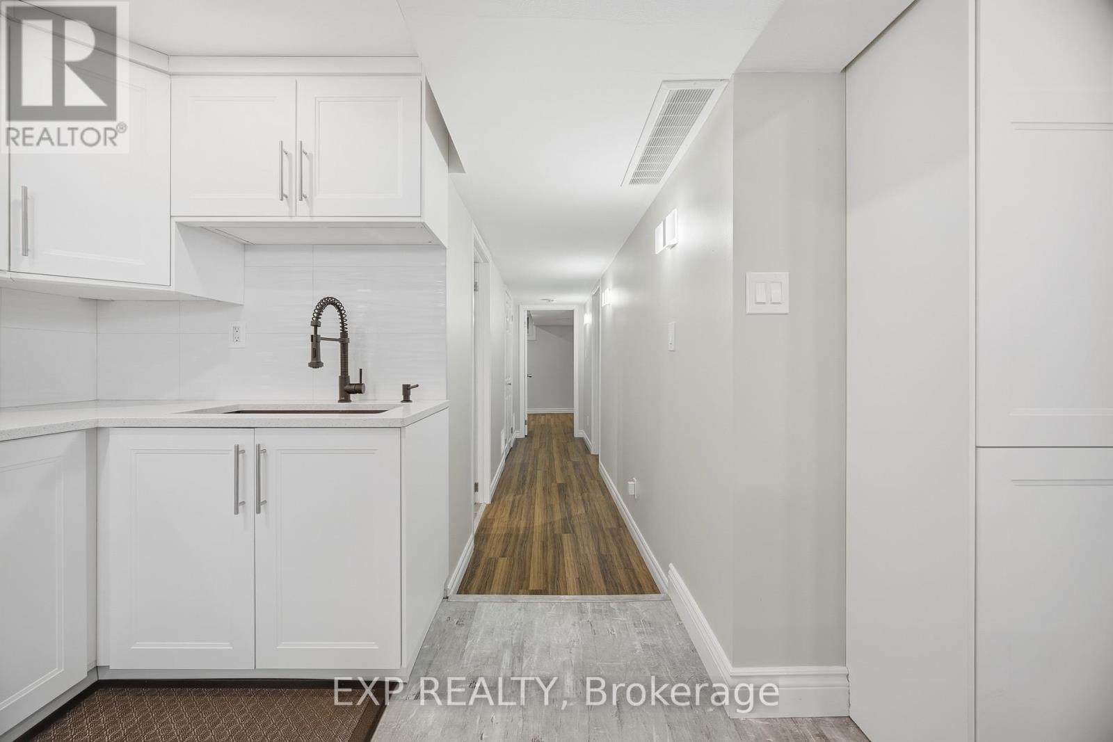 Lower - 1301 Freeport Drive, Mississauga, Ontario  L5C 1S5 - Photo 17 - W12980920