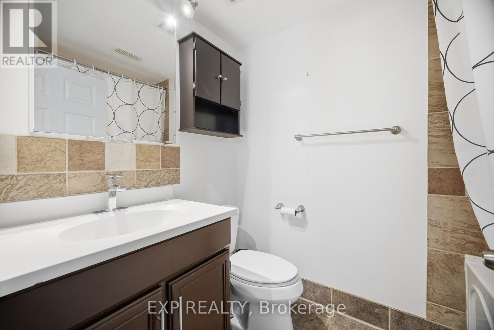 Lower - 1301 Freeport Drive, Mississauga, Ontario  L5C 1S5 - Photo 19 - W12980920