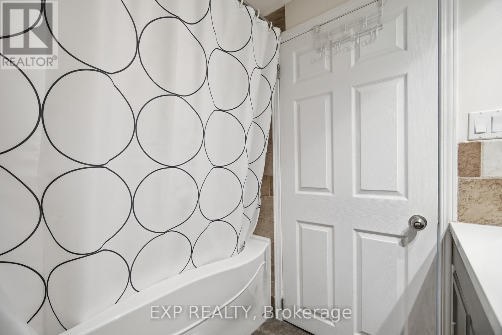 Lower - 1301 Freeport Drive, Mississauga, Ontario  L5C 1S5 - Photo 20 - W12980920