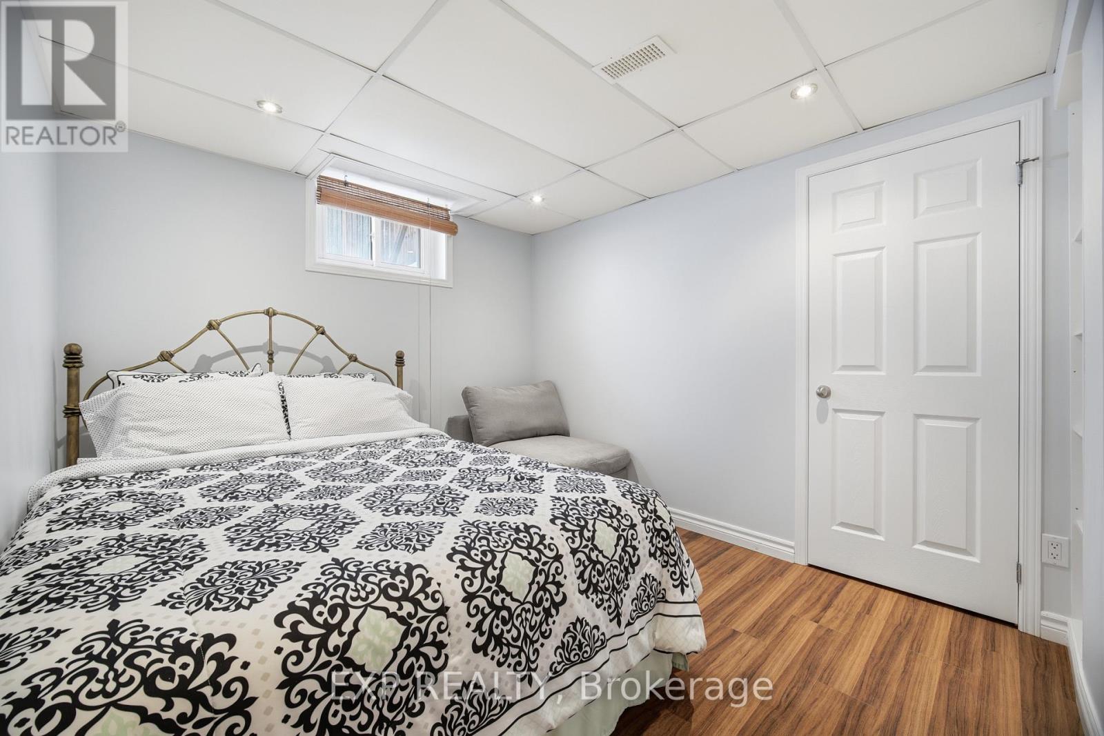 Lower - 1301 Freeport Drive, Mississauga, Ontario  L5C 1S5 - Photo 22 - W12980920