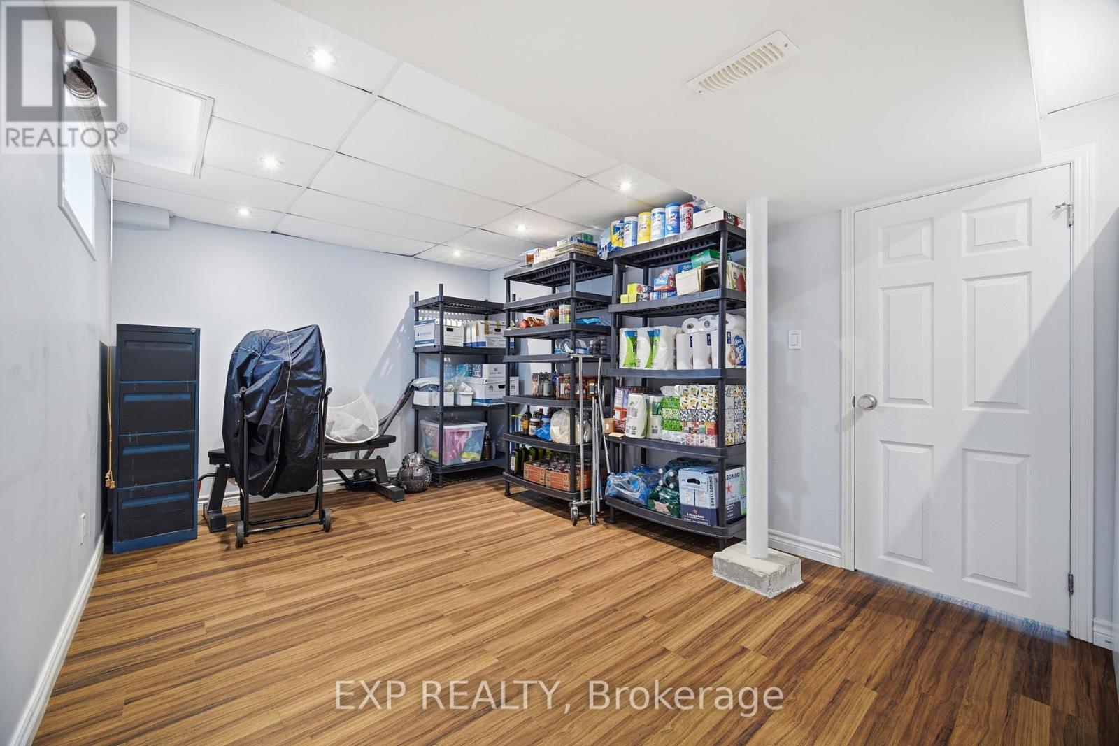 Lower - 1301 Freeport Drive, Mississauga, Ontario  L5C 1S5 - Photo 23 - W12980920