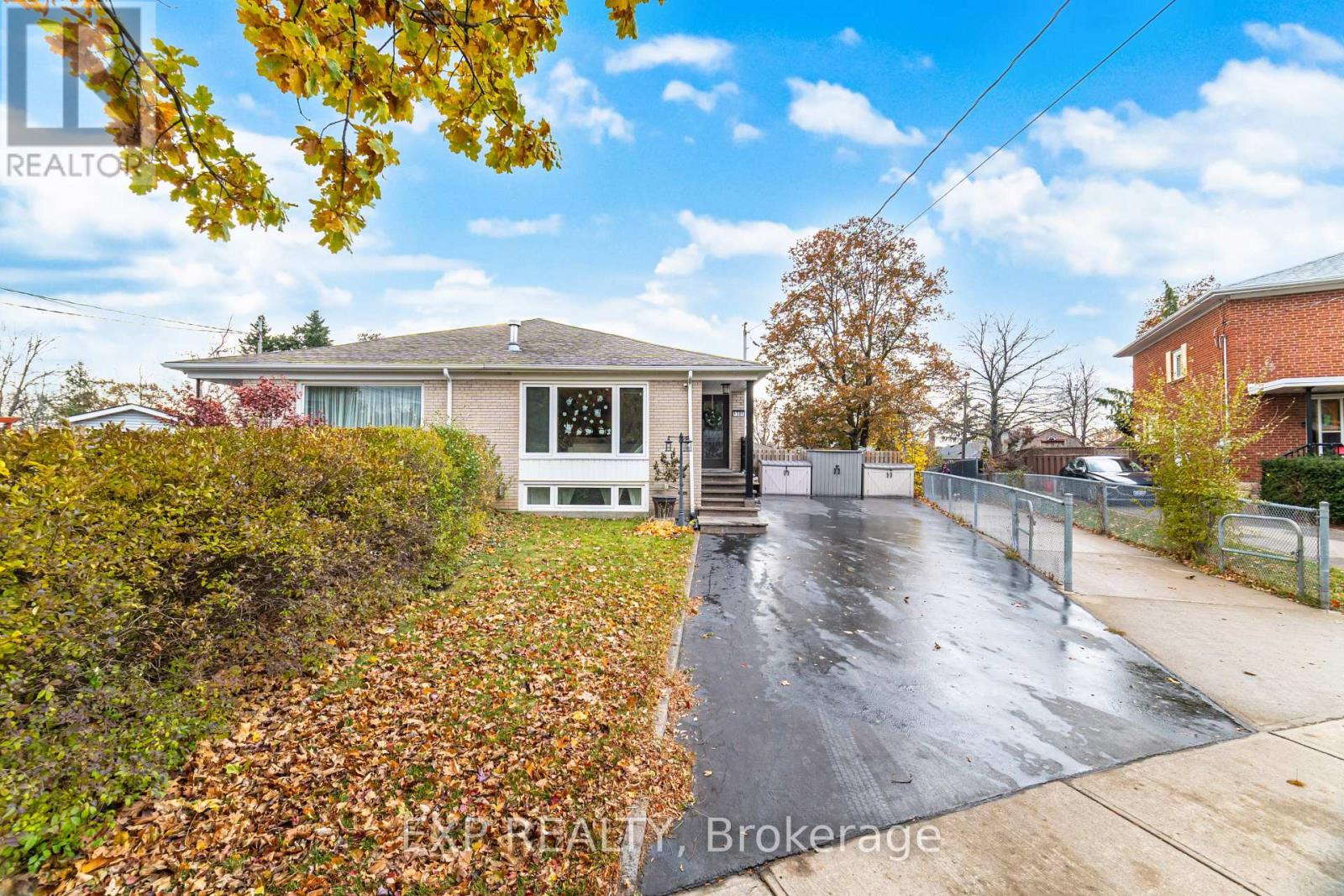 Lower - 1301 Freeport Drive, Mississauga, Ontario  L5C 1S5 - Photo 4 - W12980920