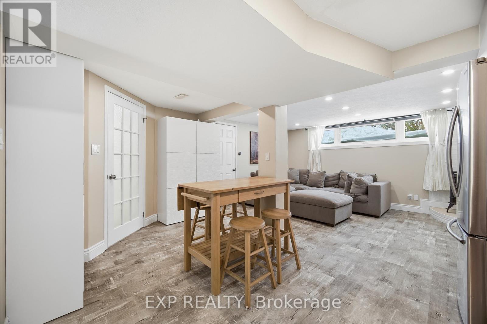 Lower - 1301 Freeport Drive, Mississauga, Ontario  L5C 1S5 - Photo 9 - W12980920