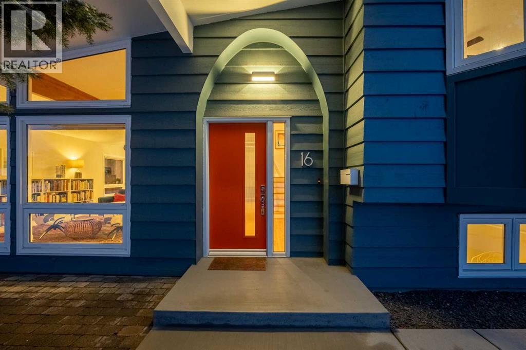 16 Lake Twintree Place Se, Calgary, Alberta  T2J 2X5 - Photo 6 - A2299355