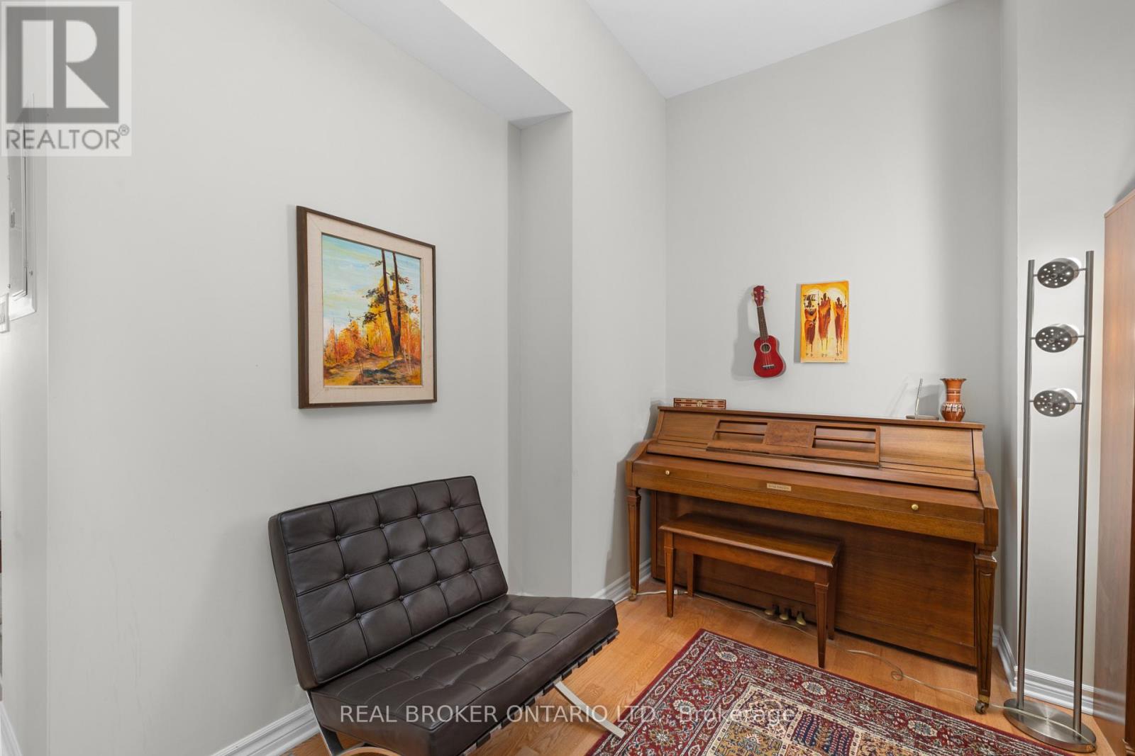 1004 - 314 Central Park Drive, Ottawa, Ontario  K2C 0R2 - Photo 6 - X12886698