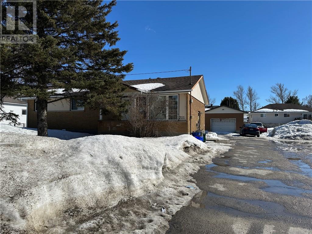 211 Cote Boulevard Sw, Hanmer, Ontario  P3P 1M6 - Photo 1 - 2127081