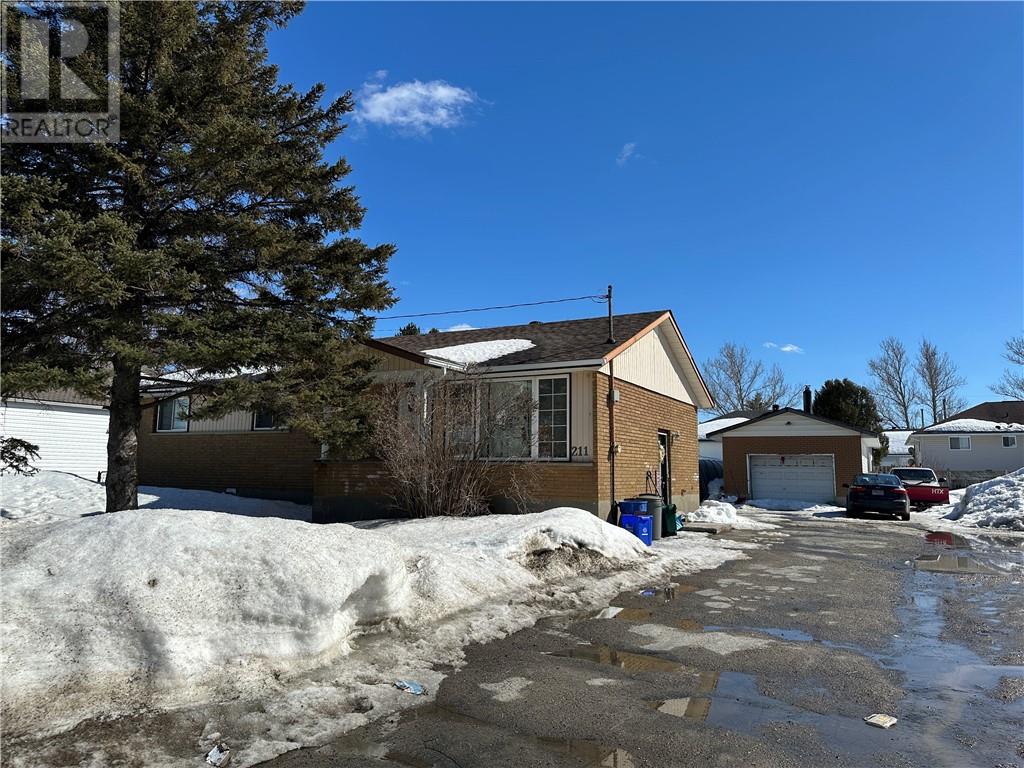 211 Cote Boulevard Sw, Hanmer, Ontario  P3P 1M6 - Photo 8 - 2127081