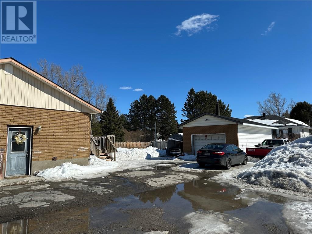 211 Cote Boulevard Sw, Hanmer, Ontario  P3P 1M6 - Photo 4 - 2127081