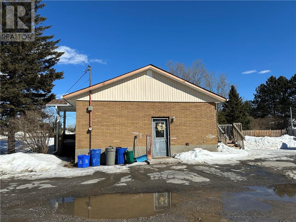 211 Cote Boulevard Sw, Hanmer, Ontario  P3P 1M6 - Photo 3 - 2127081