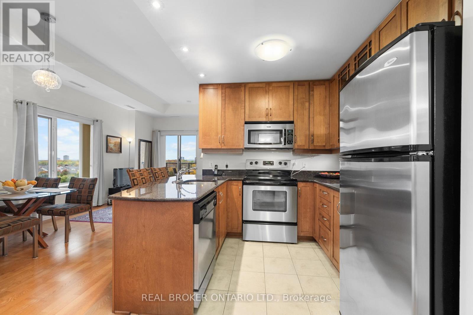 1004 - 314 Central Park Drive, Ottawa, Ontario  K2C 0R2 - Photo 9 - X12886698