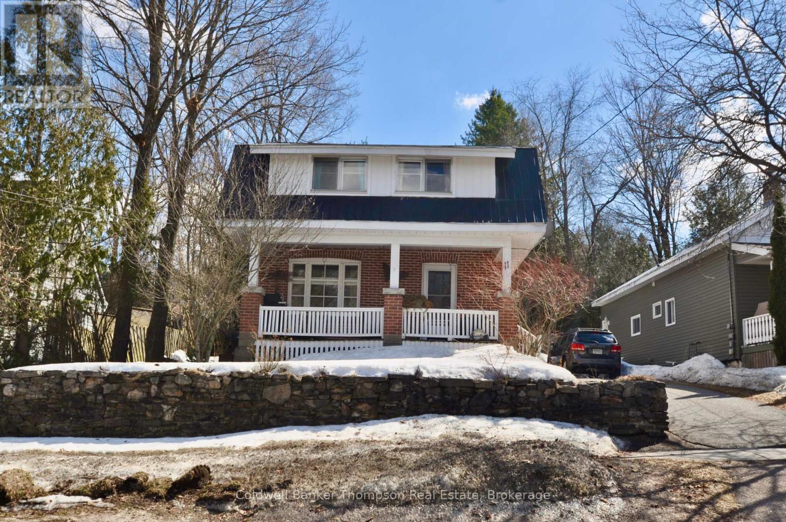 11 FLORENCE STREET E, Huntsville, Ontario