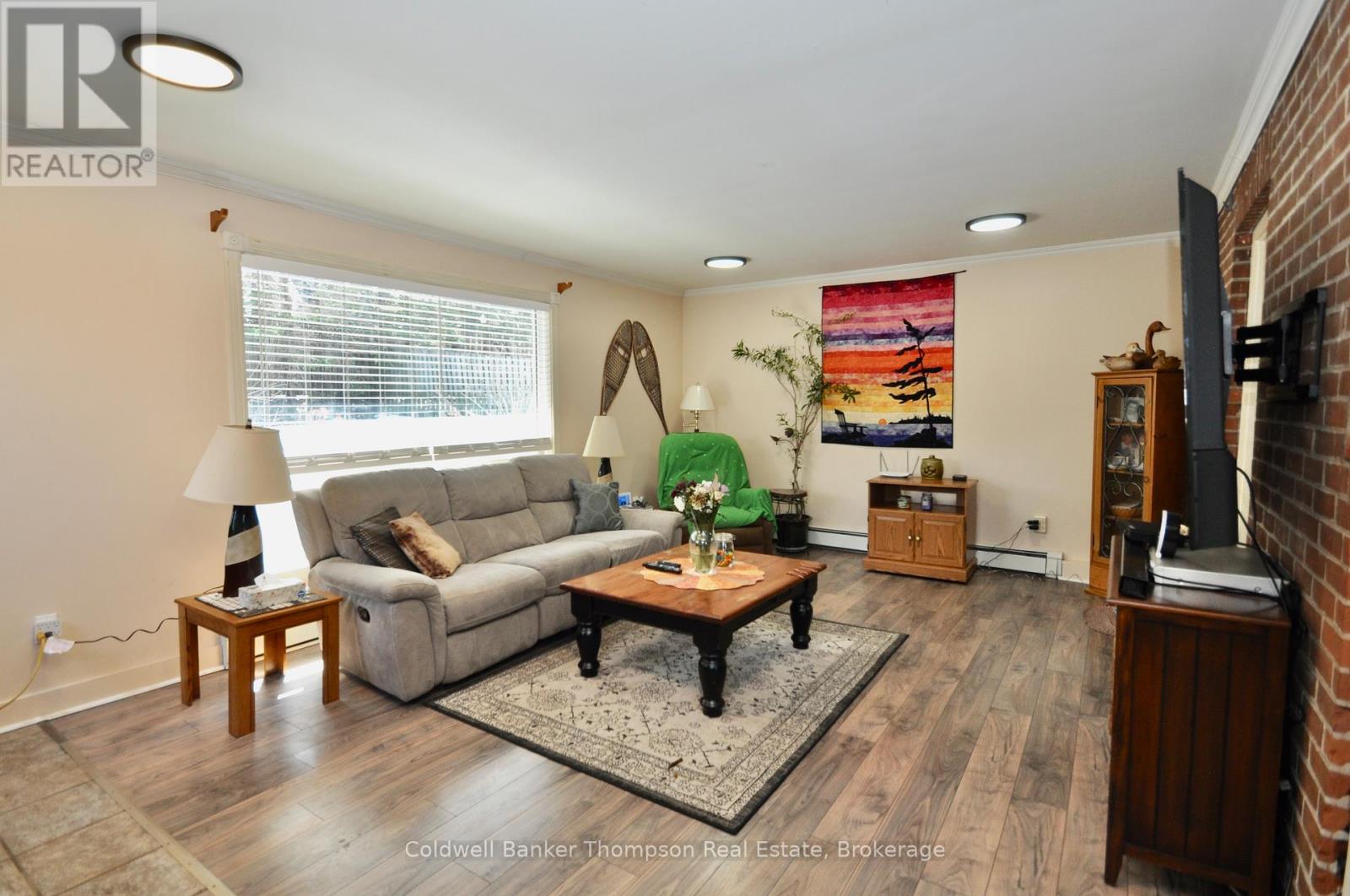 11 Florence Street E, Huntsville, Ontario P1H 1P8 - Photo 2 - X12980976