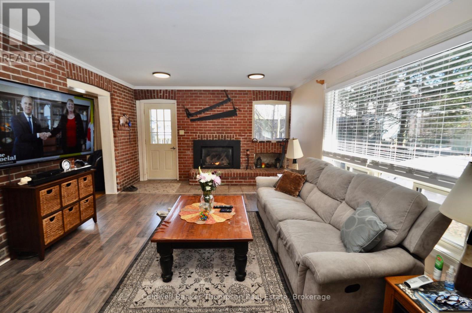 11 Florence Street E, Huntsville, Ontario P1H 1P8 - Photo 3 - X12980976