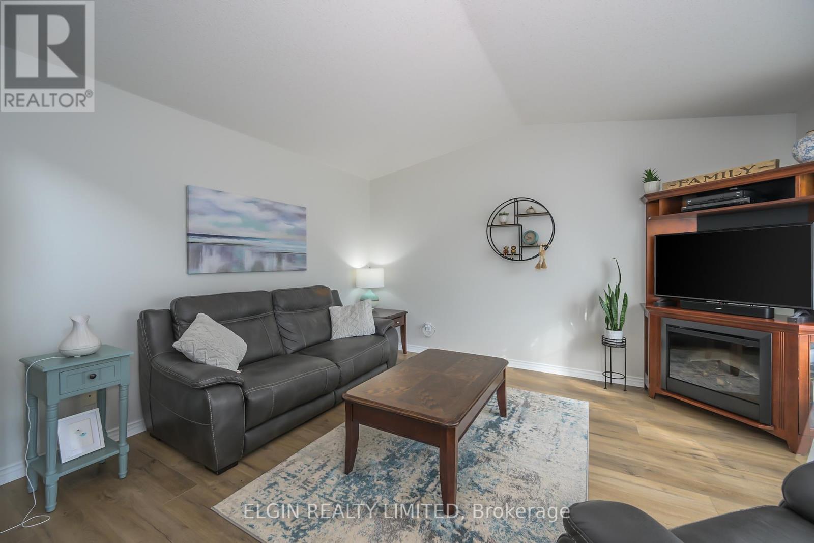 234 Kettle Creek Drive, Central Elgin, Ontario  N0L 1B0 - Photo 18 - X12980930