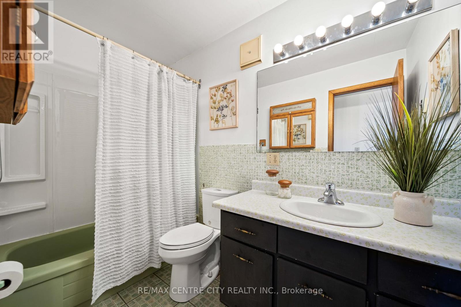 23171 Talbot Line, West Elgin, Ontario  N0L 2C0 - Photo 24 - X12980932