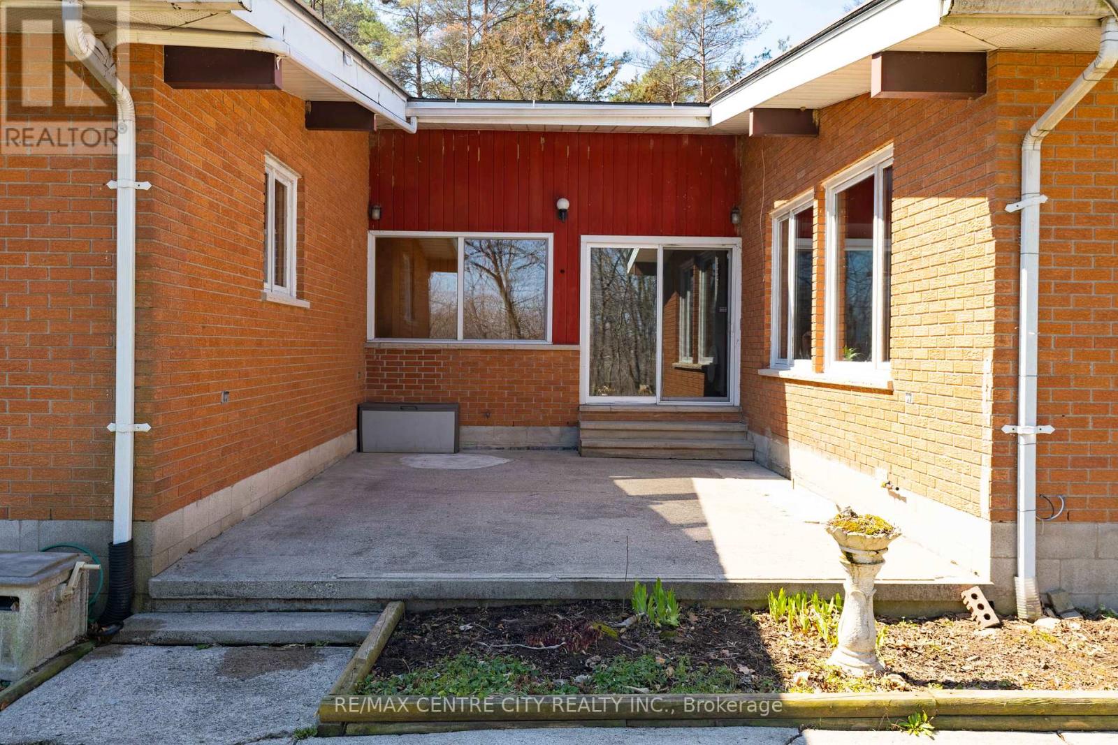 23171 Talbot Line, West Elgin, Ontario  N0L 2C0 - Photo 31 - X12980932