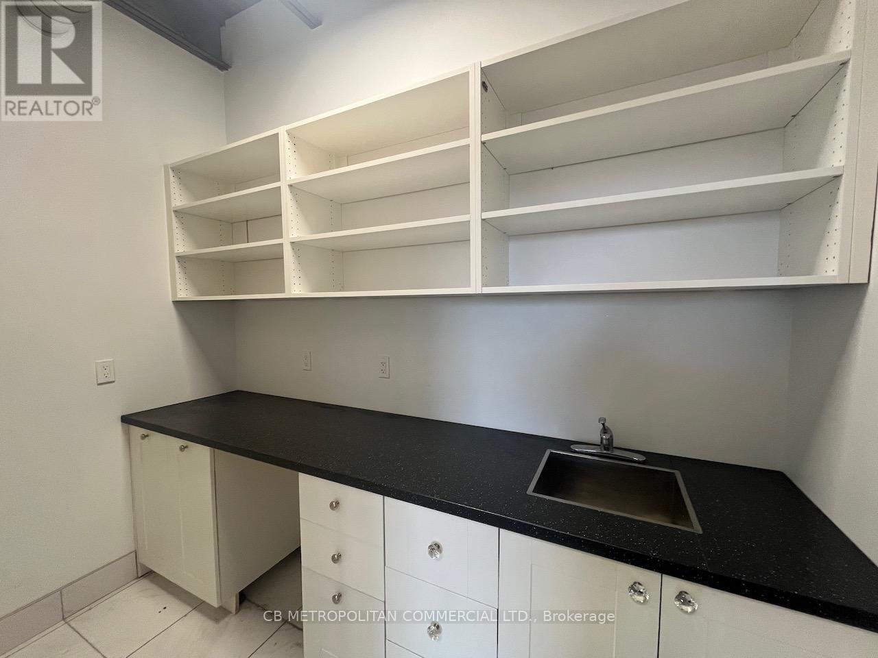 400 - 1880 O'connor Drive, Toronto, Ontario  M4A 1W9 - Photo 5 - C12980956