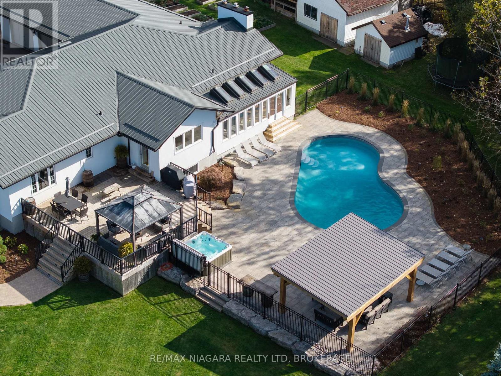 340 Roland Road, Pelham, Ontario  L0S 1M0 - Photo 6 - X12632398