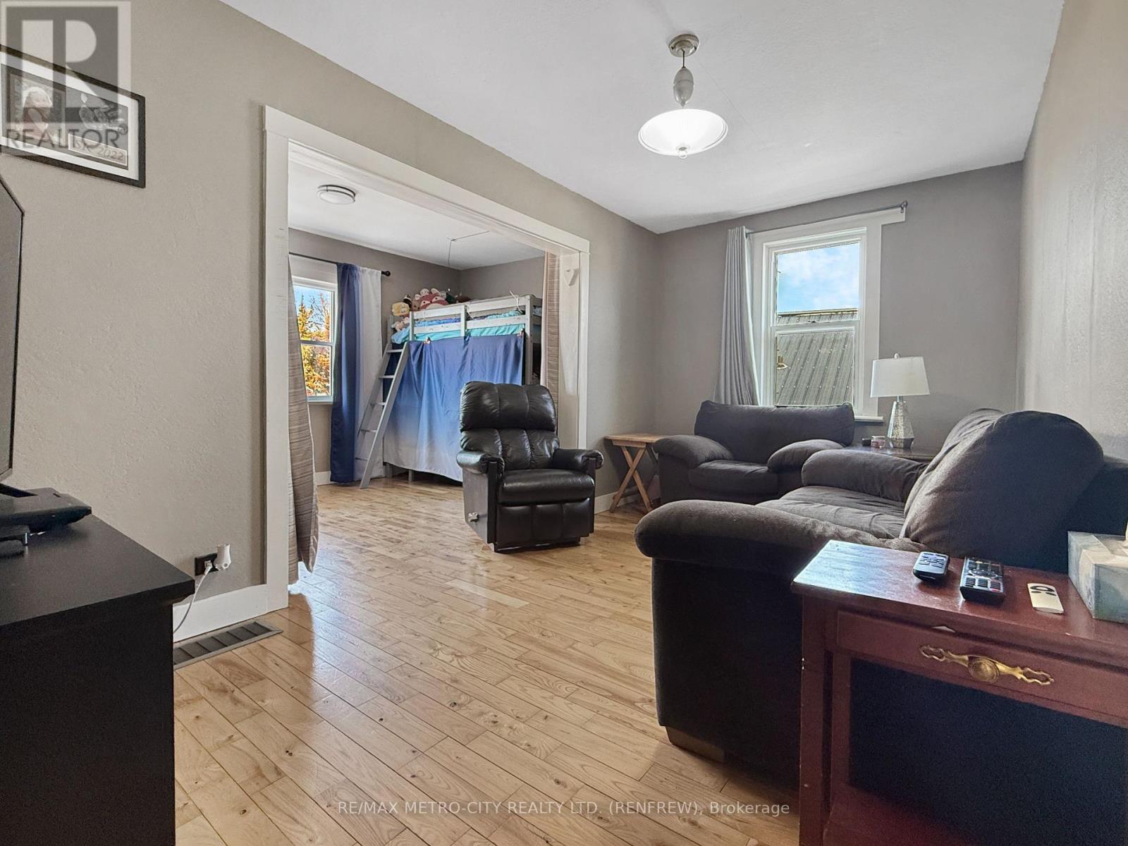 325 Joffre Avenue, Renfrew, Ontario  K7V 3L6 - Photo 10 - X12980966