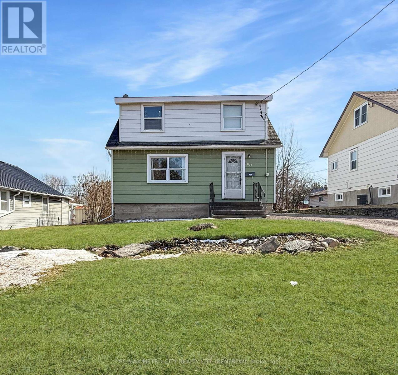 325 Joffre Avenue, Renfrew, Ontario  K7V 3L6 - Photo 2 - X12980966