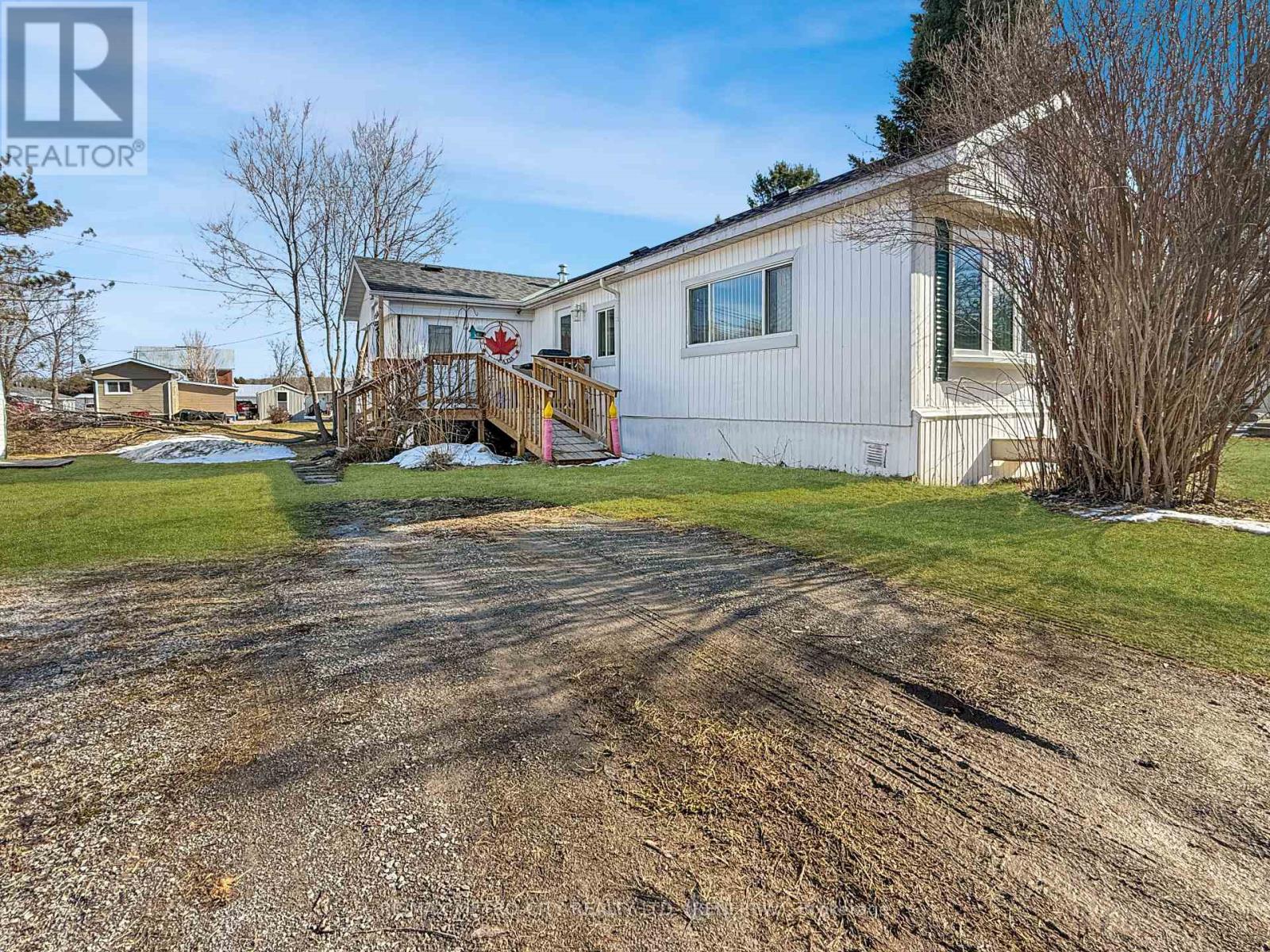 19 Melissa Lane, Horton, Ontario  K7V 3Z4 - Photo 2 - X12980968
