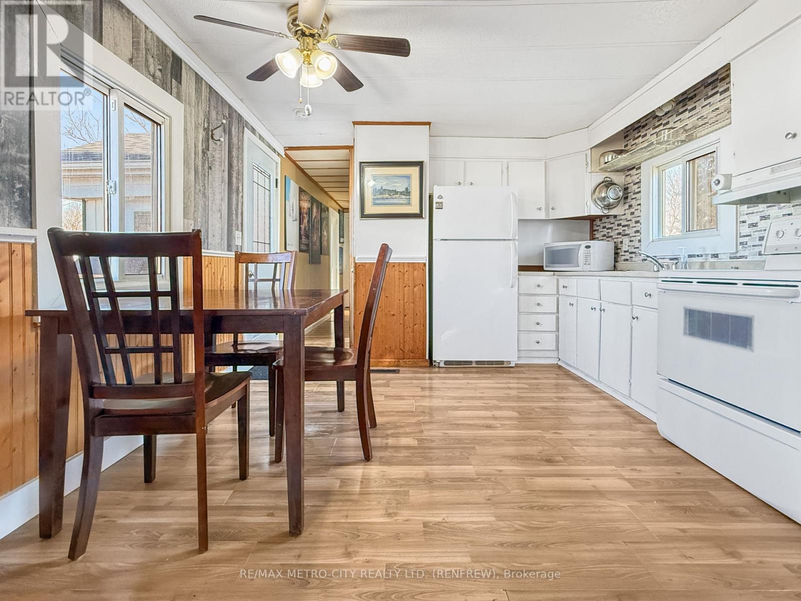 19 Melissa Lane, Horton, Ontario  K7V 3Z4 - Photo 6 - X12980968