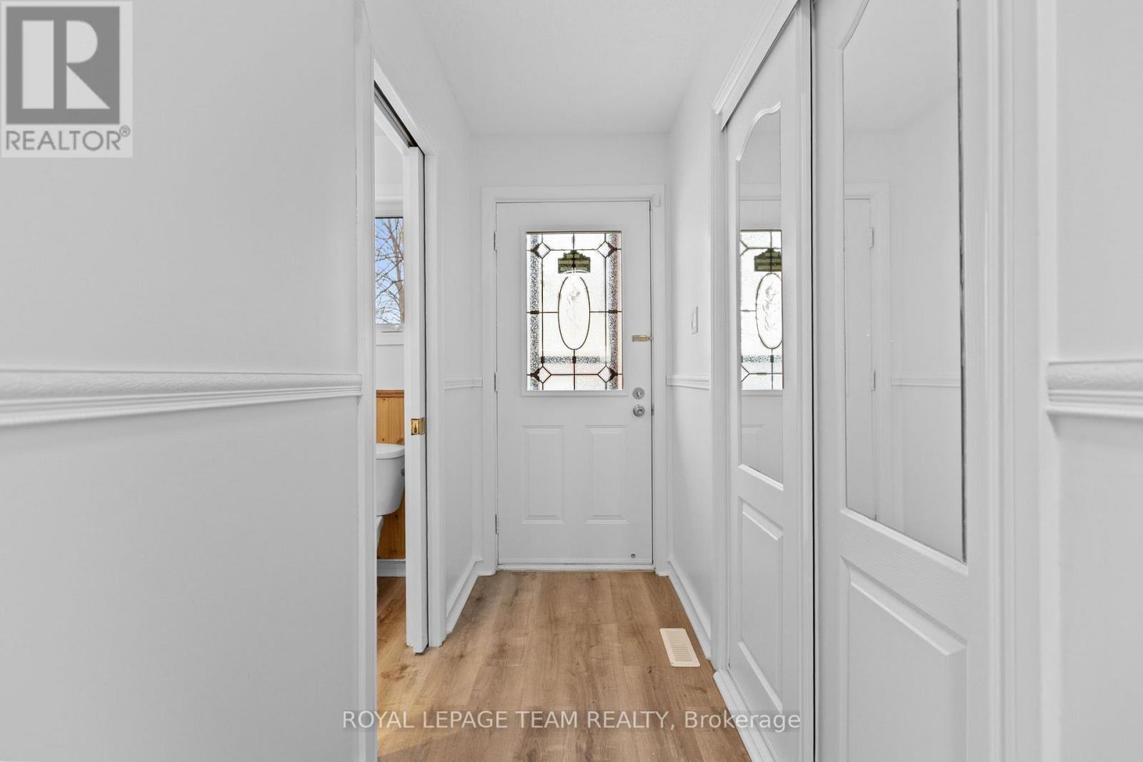 6356 Mary Jane Crescent, Ottawa, Ontario K1C 3C2 - Photo 4 - X12980934