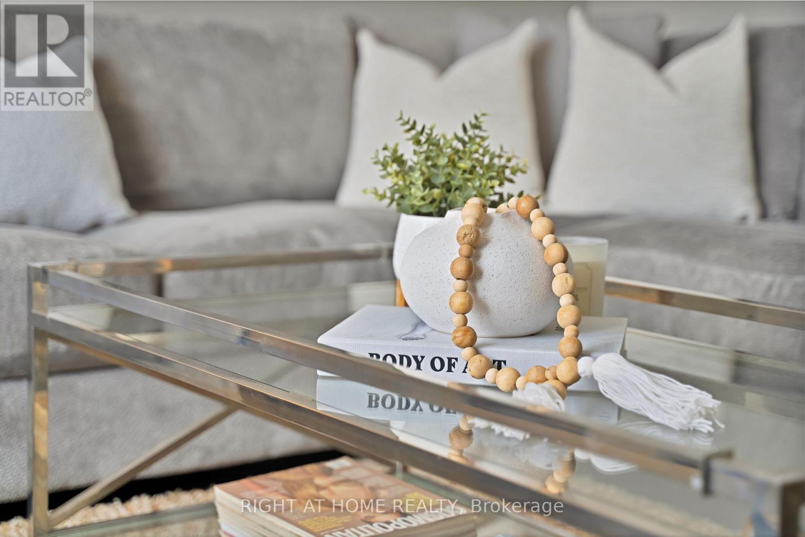 215 Queenslea Avenue, Toronto, Ontario  M9N 3X5 - Photo 24 - W12978102