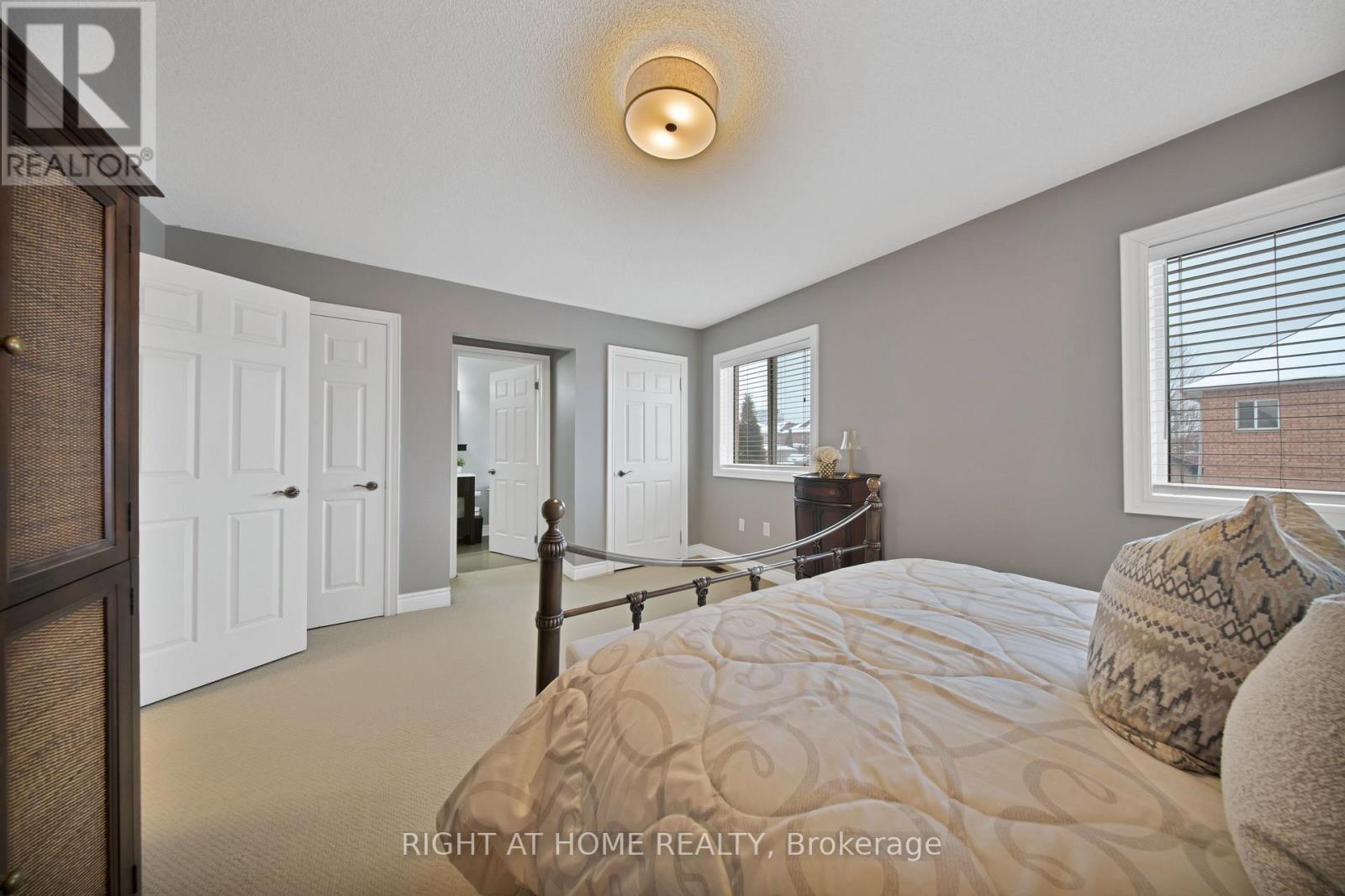 215 Queenslea Avenue, Toronto, Ontario  M9N 3X5 - Photo 30 - W12978102