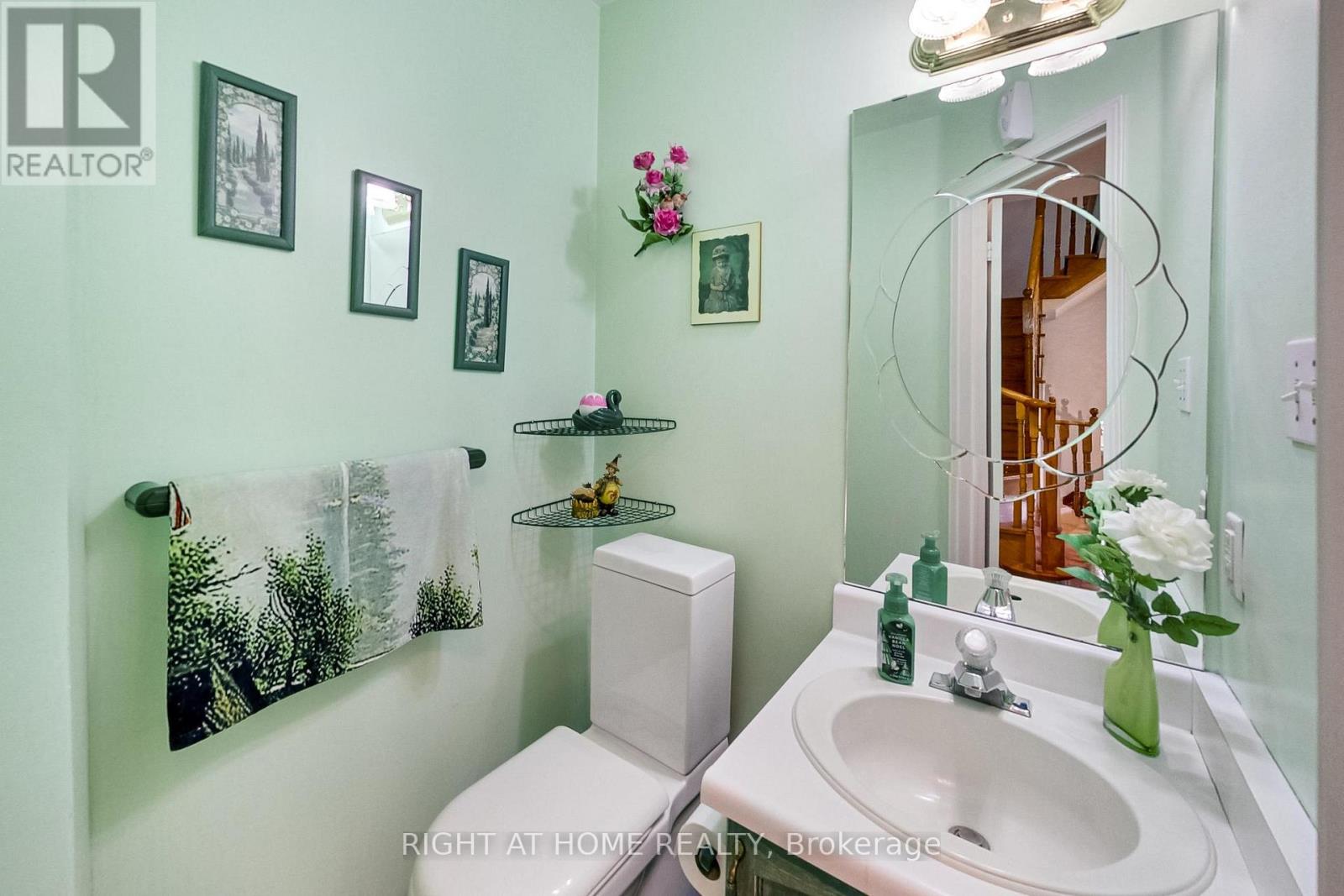 28 Foxtail Ridge, Newmarket, Ontario  L3X 1Z6 - Photo 13 - N12980942