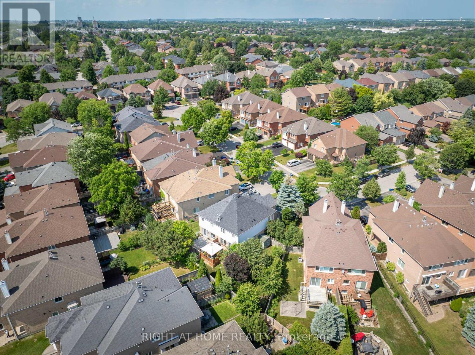 28 Foxtail Ridge, Newmarket, Ontario  L3X 1Z6 - Photo 26 - N12980942