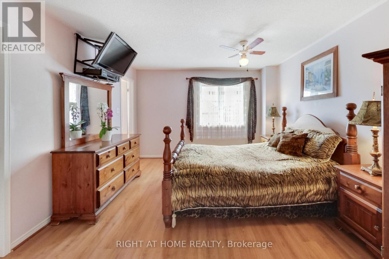 28 Foxtail Ridge, Newmarket, Ontario  L3X 1Z6 - Photo 7 - N12980942