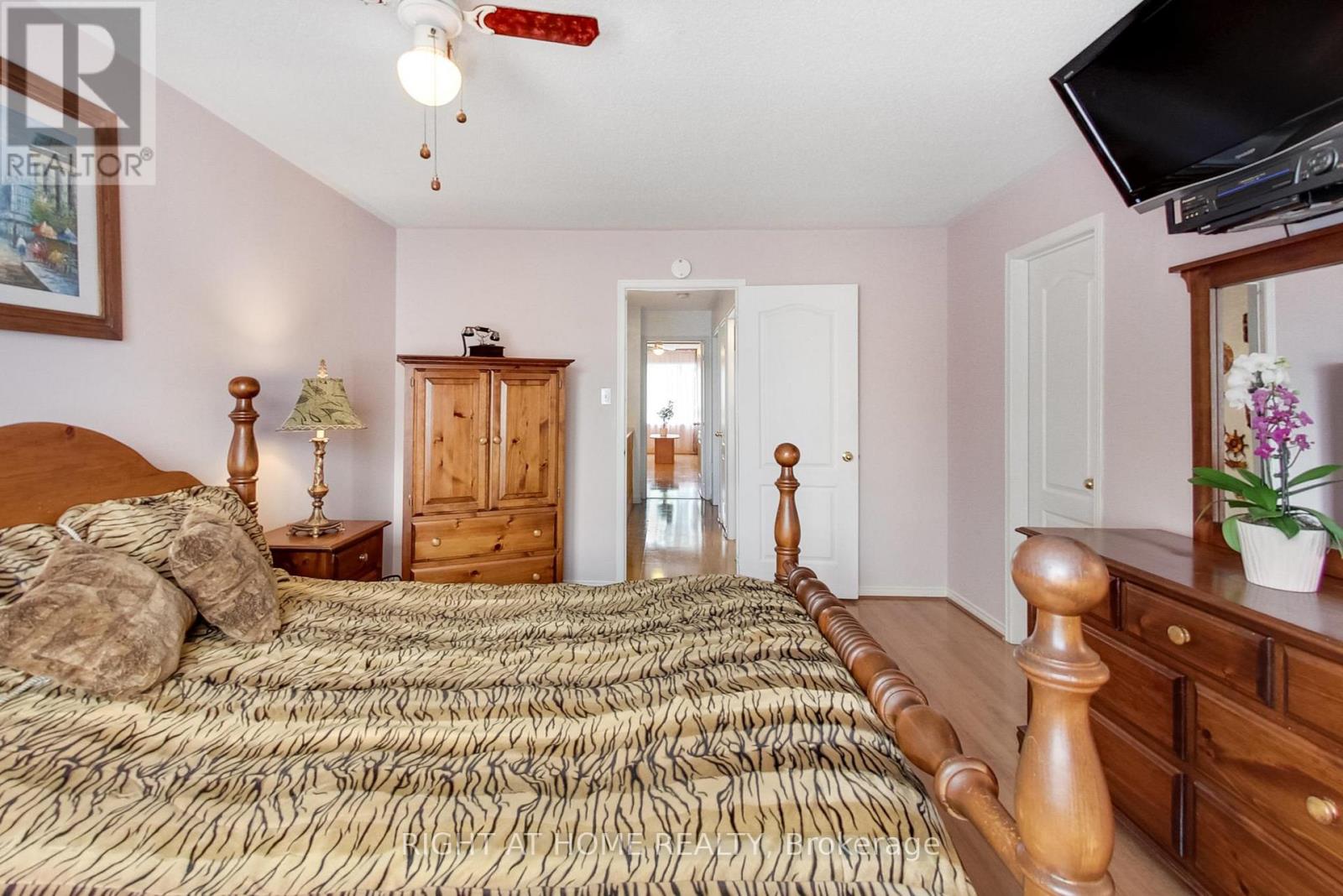 28 Foxtail Ridge, Newmarket, Ontario  L3X 1Z6 - Photo 8 - N12980942