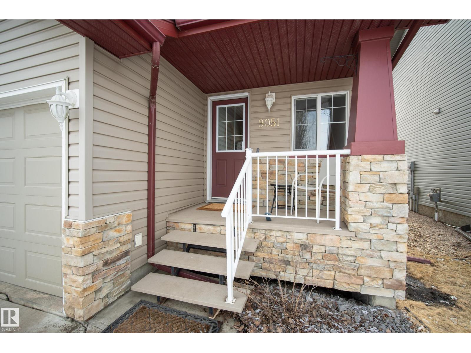 9051 Scott Cr NW, Edmonton, Alberta  T6R 0E7 - Photo 5 - E4479215