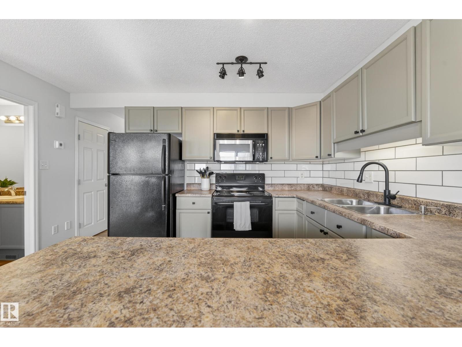 9051 Scott Cr NW, Edmonton, Alberta  T6R 0E7 - Photo 11 - E4479215