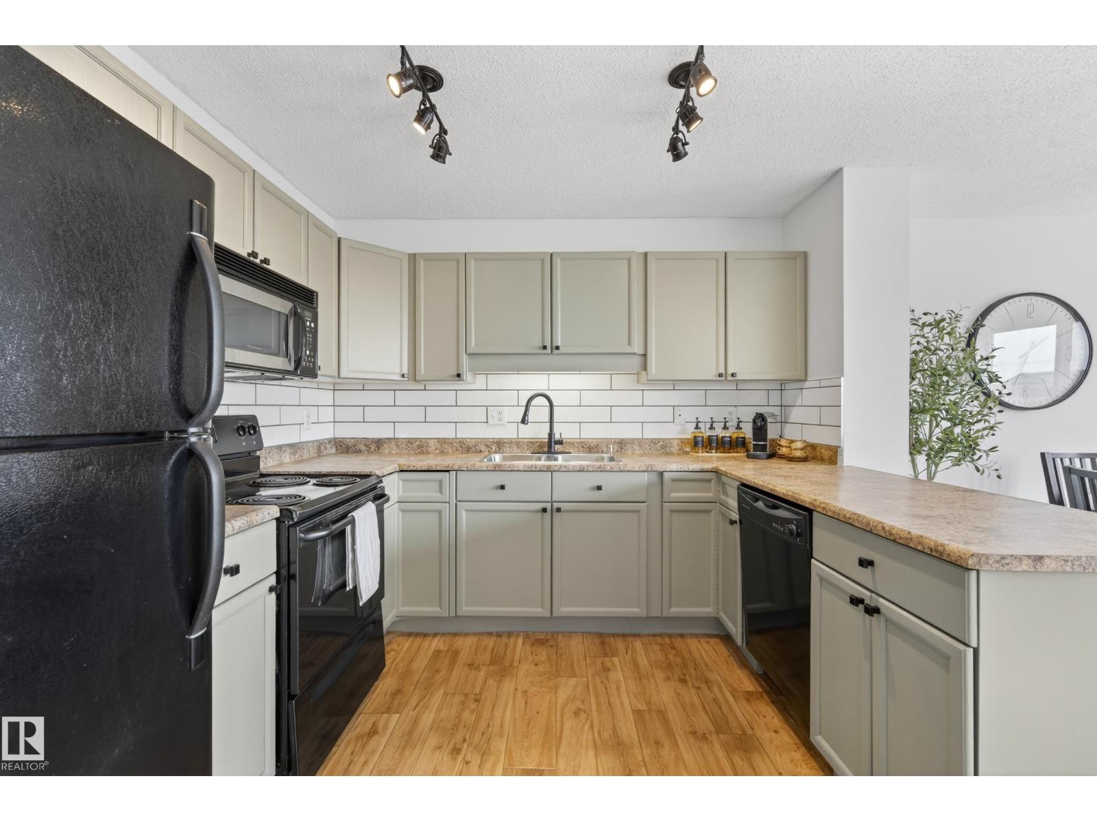 9051 Scott Cr NW, Edmonton, Alberta  T6R 0E7 - Photo 10 - E4479215