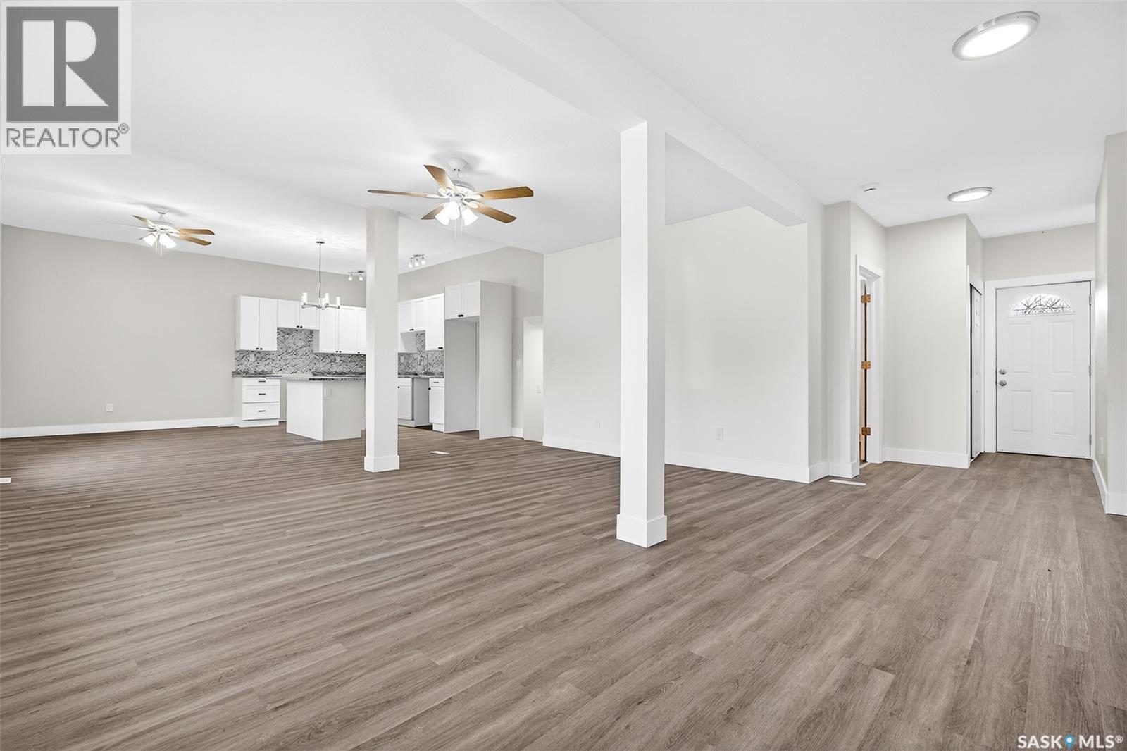 933 Stadacona Street E, Moose Jaw, Saskatchewan  S6H 0K7 - Photo 2 - SK032461