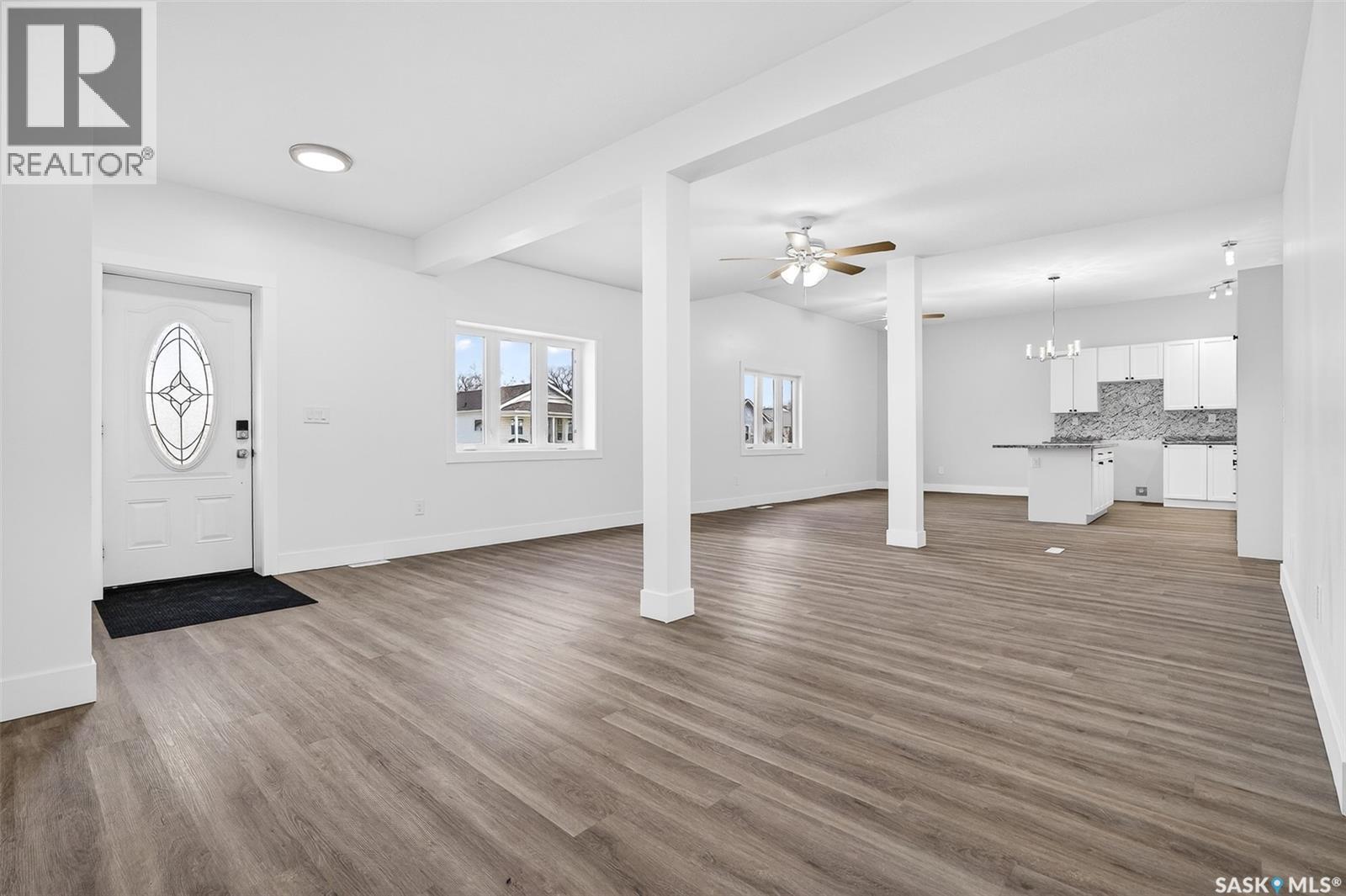 933 Stadacona Street E, Moose Jaw, Saskatchewan  S6H 0K7 - Photo 3 - SK032461