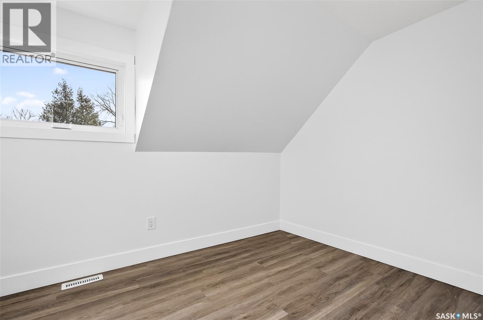 933 Stadacona Street E, Moose Jaw, Saskatchewan  S6H 0K7 - Photo 30 - SK032461