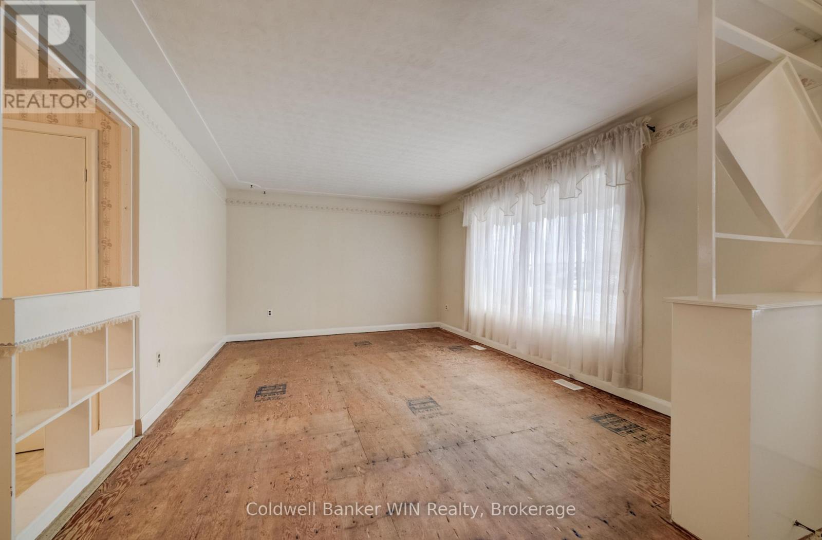 130 King Street E, Wellington North, Ontario  N0G 2L2 - Photo 4 - X12784560