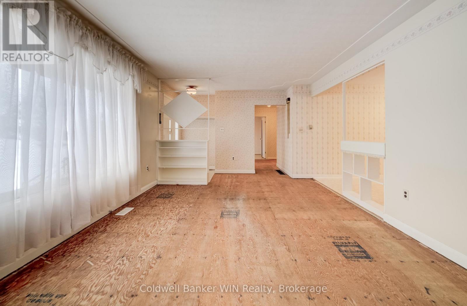 130 King Street E, Wellington North, Ontario  N0G 2L2 - Photo 6 - X12784560