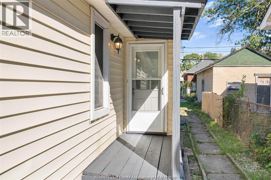 722 Randolph, Windsor, Ontario  N9B 2T8 - Photo 5 - 26007717